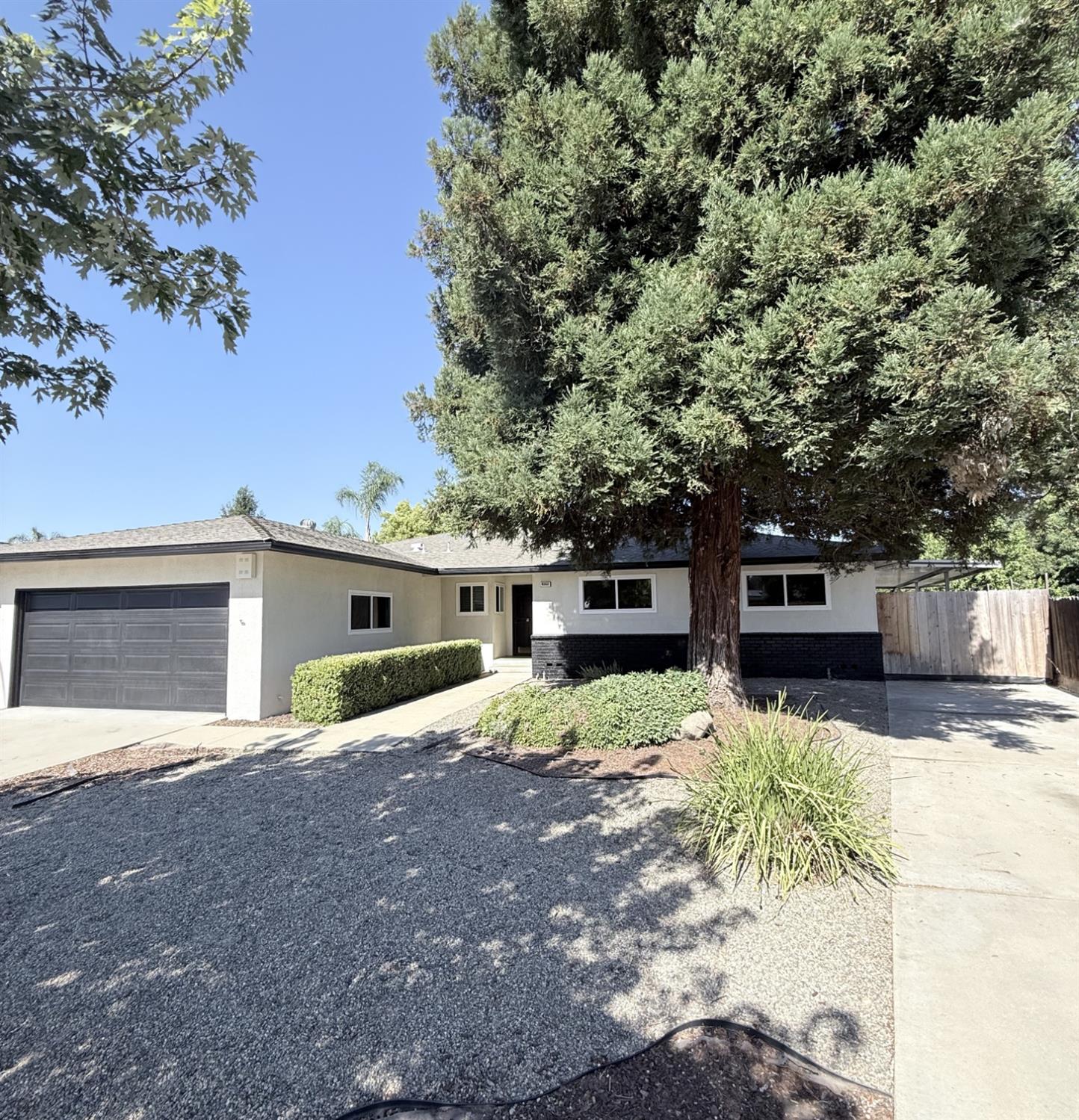 6553 N Chestnut Ave, Fresno, CA 93710