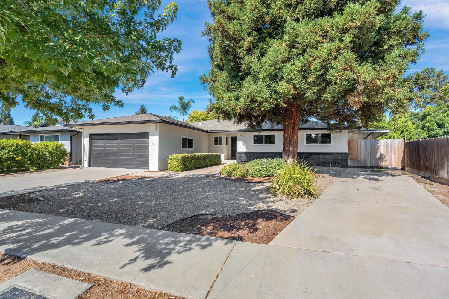 6553 N Chestnut Ave, Fresno, CA 93710