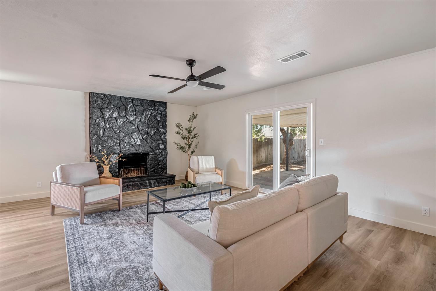 6553 N Chestnut Ave, Fresno, CA 93710