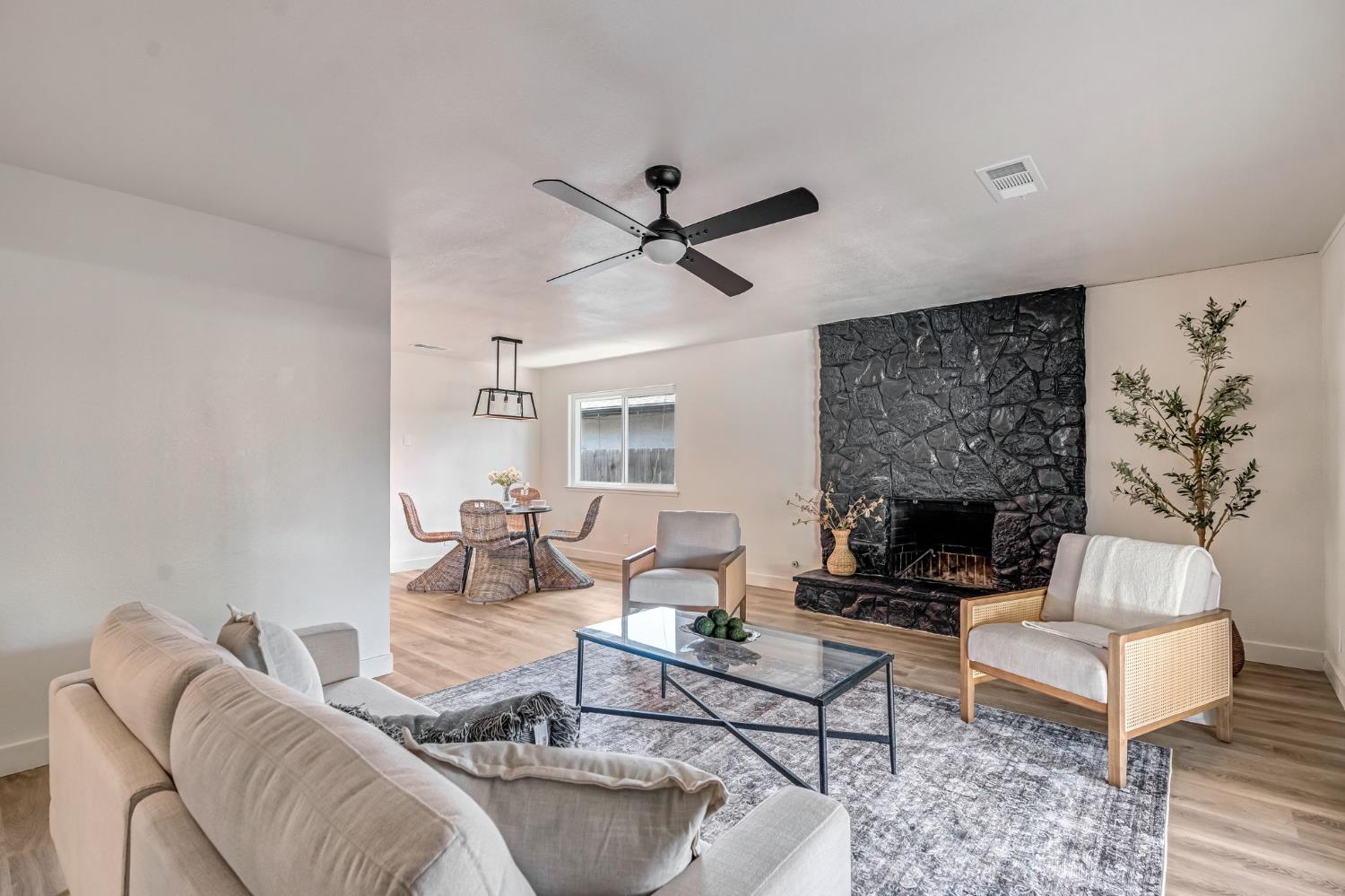 6553 N Chestnut Ave, Fresno, CA 93710