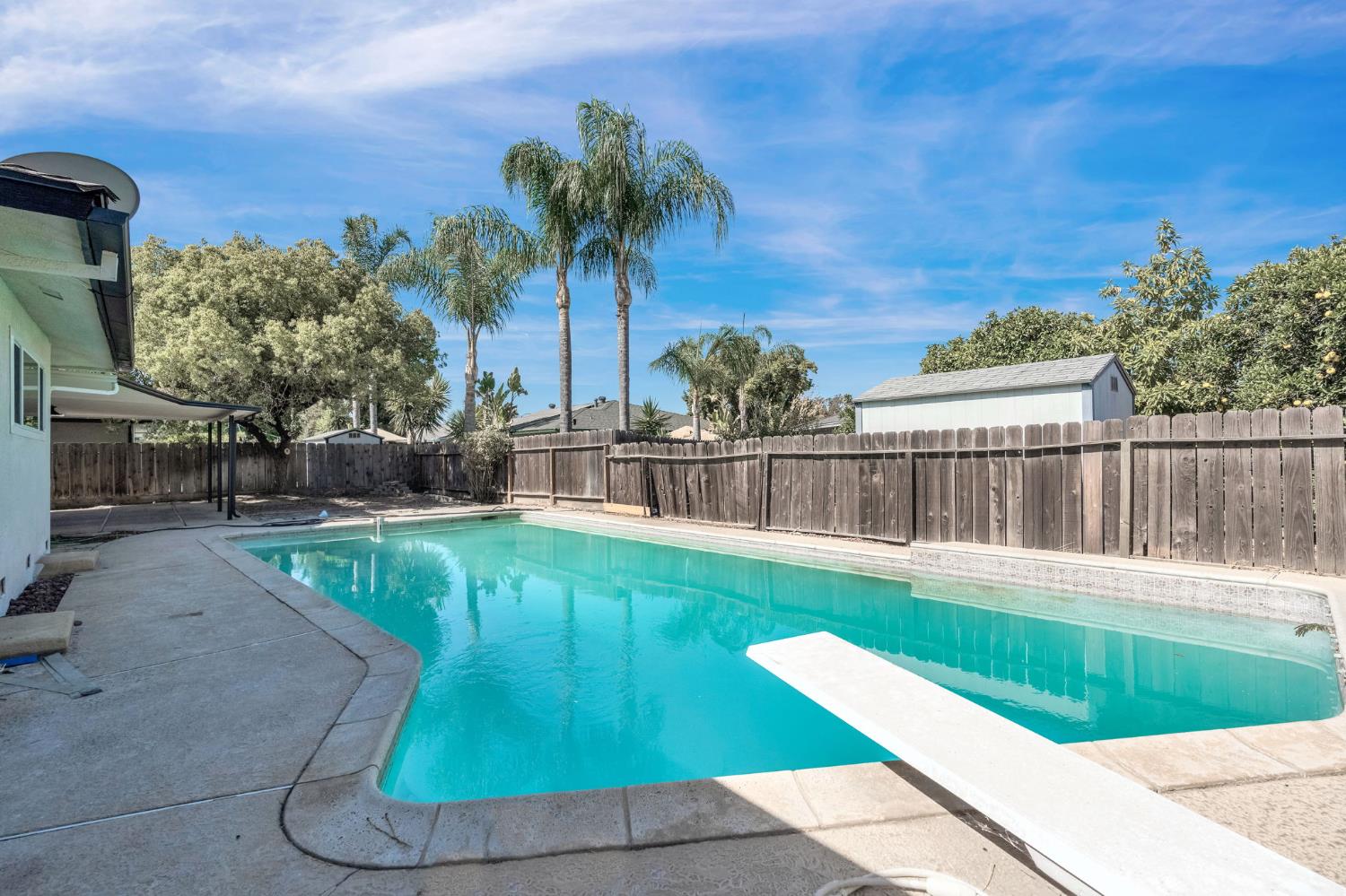 6553 N Chestnut Ave, Fresno, CA 93710