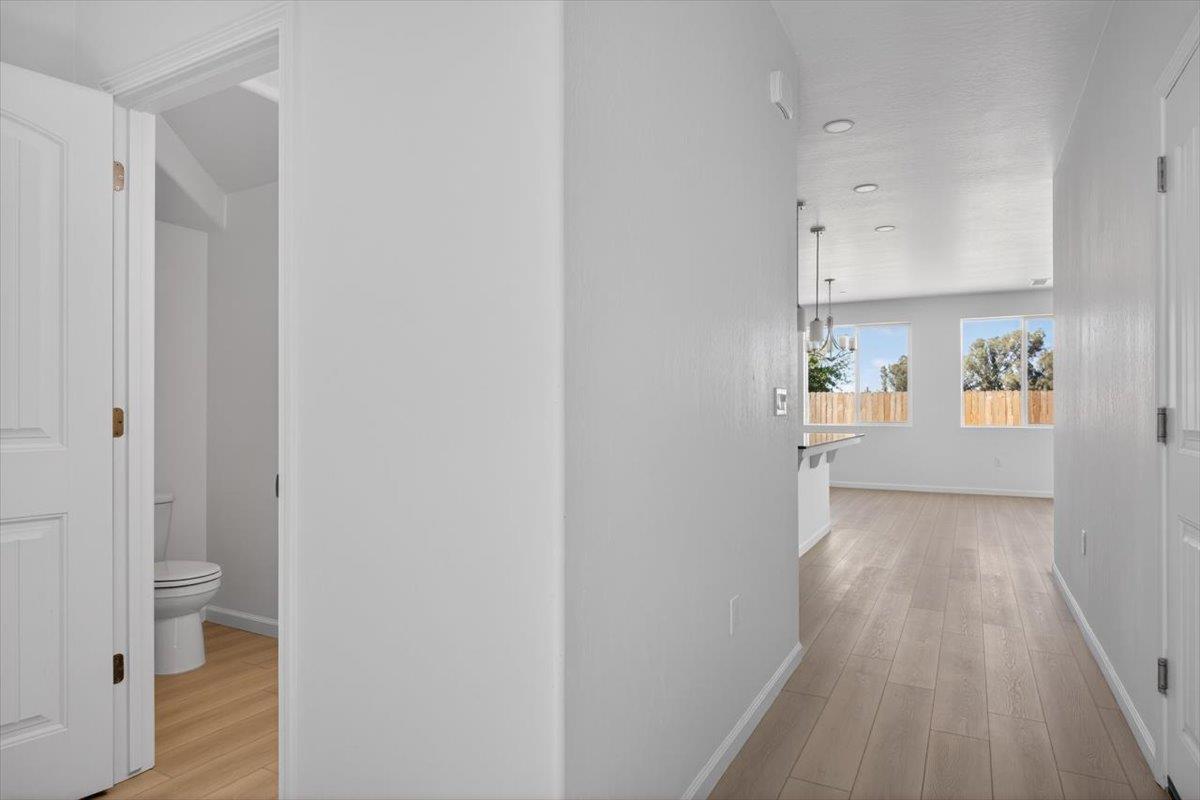 1529 Crimson Way, Dinuba, CA 93618