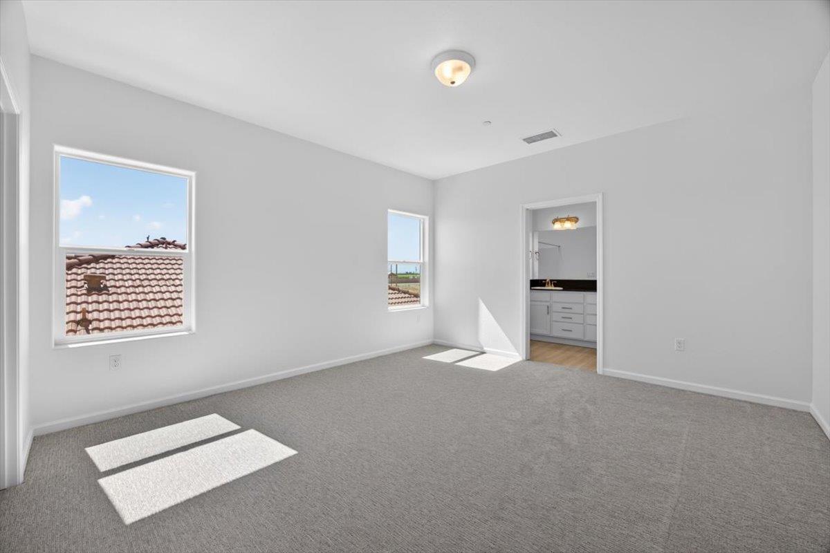 1529 Crimson Way, Dinuba, CA 93618