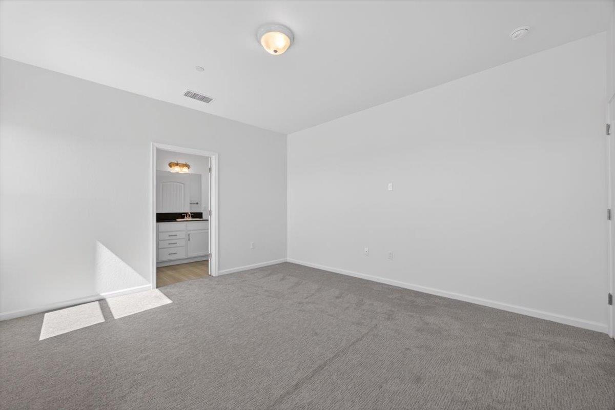 1529 Crimson Way, Dinuba, CA 93618