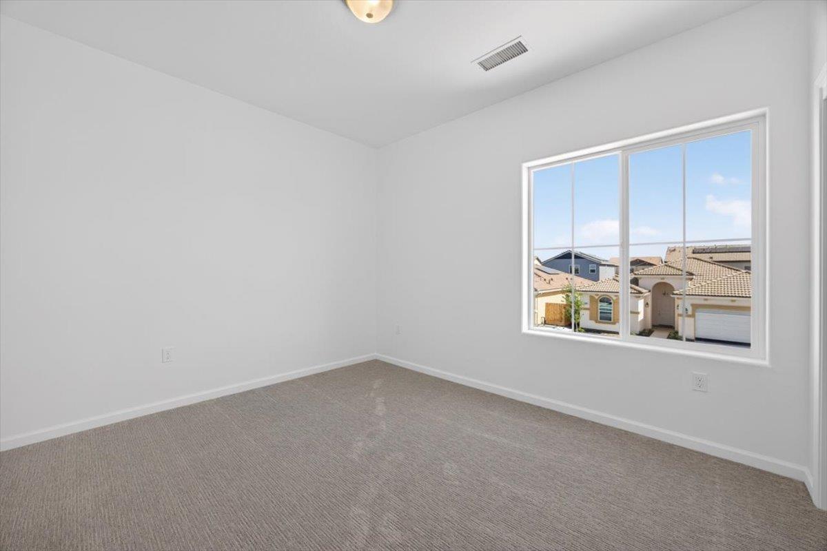 1529 Crimson Way, Dinuba, CA 93618