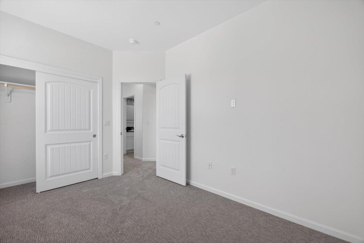 1529 Crimson Way, Dinuba, CA 93618