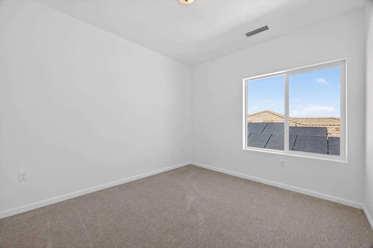 1529 Crimson Way, Dinuba, CA 93618