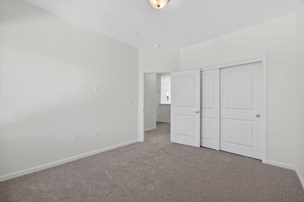 1529 Crimson Way, Dinuba, CA 93618