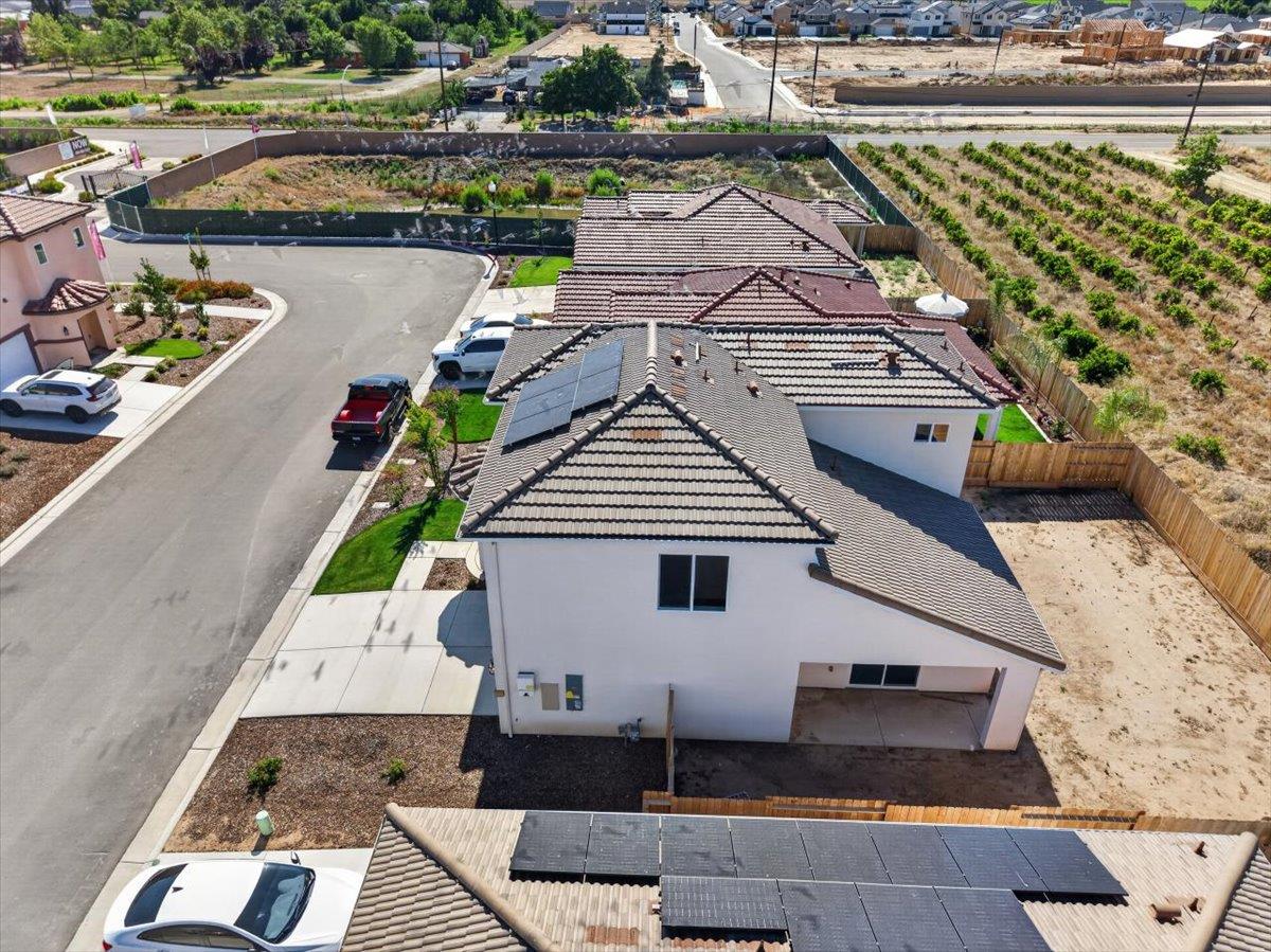 1529 Crimson Way, Dinuba, CA 93618