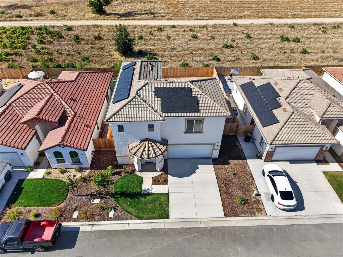 1529 Crimson Way, Dinuba, CA 93618