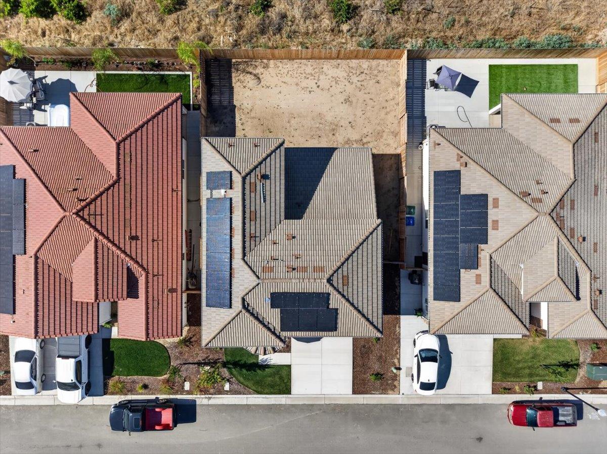 1529 Crimson Way, Dinuba, CA 93618