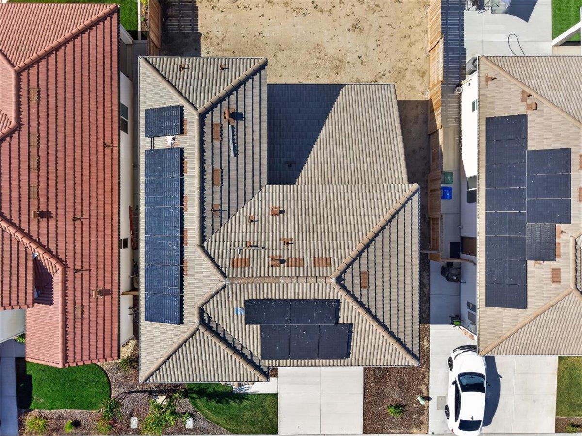 1529 Crimson Way, Dinuba, CA 93618