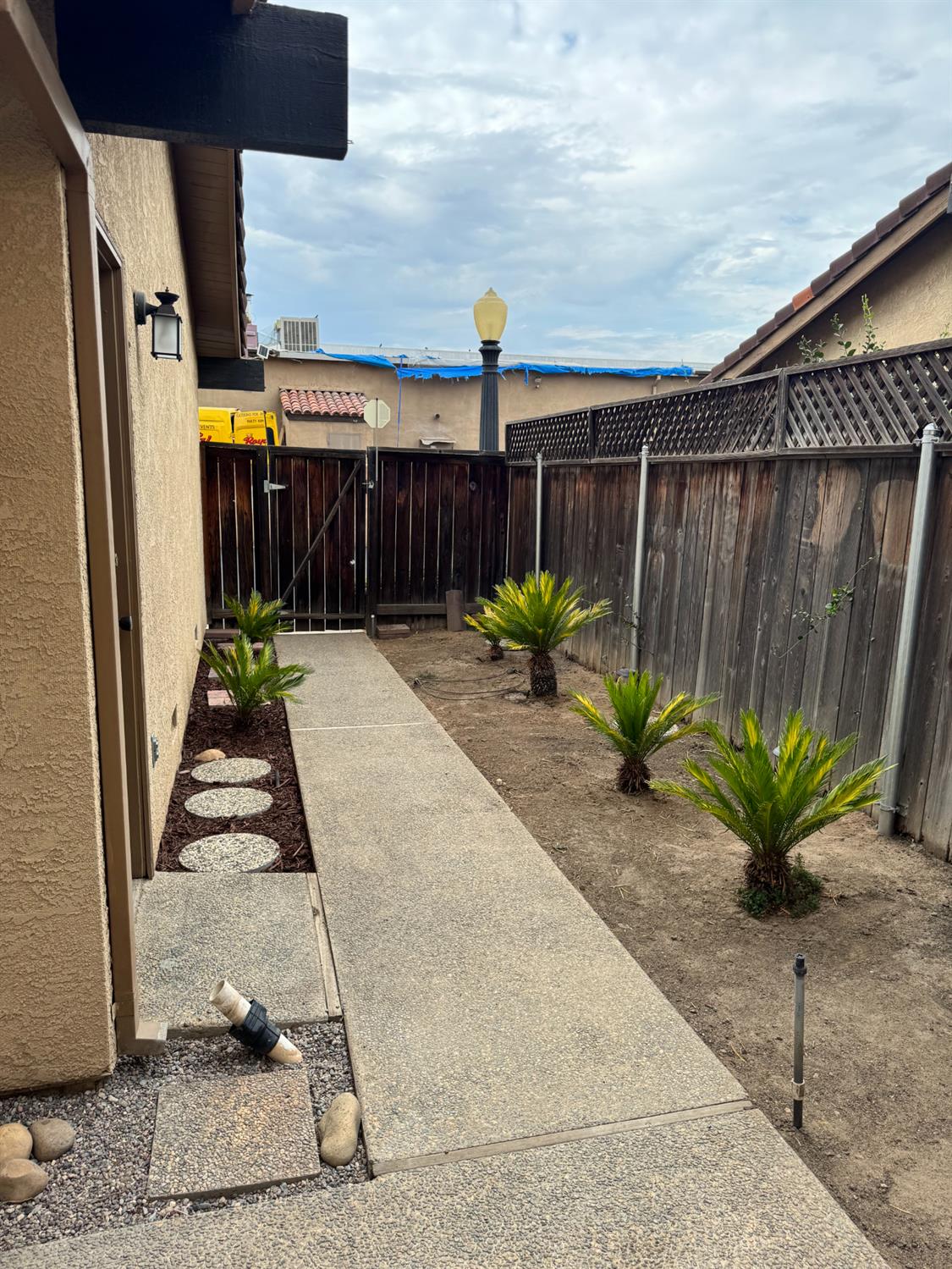 724 E Magill Ave, Fresno, CA 93710