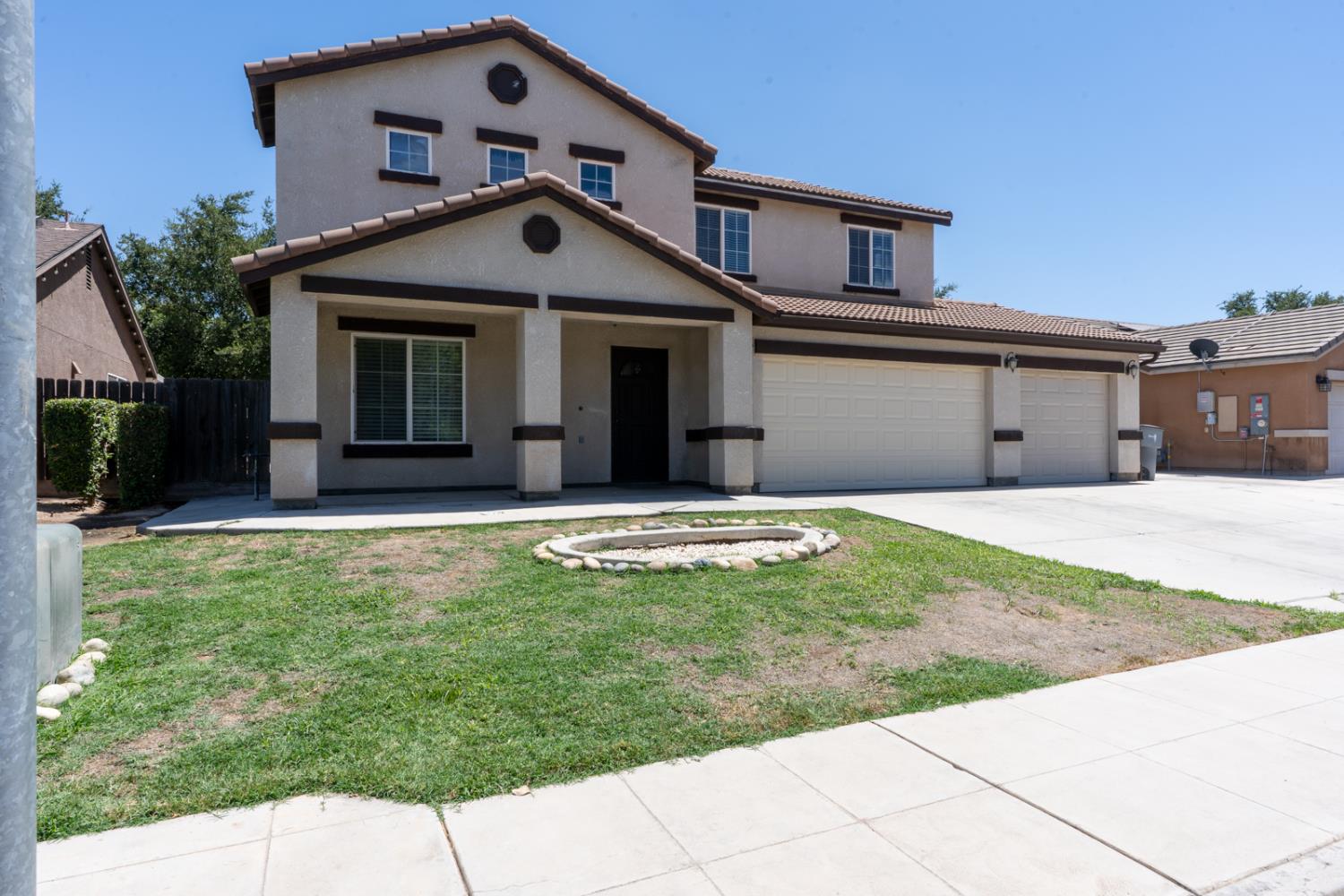 3292 N Wheeler Ave, Fresno, CA 93722