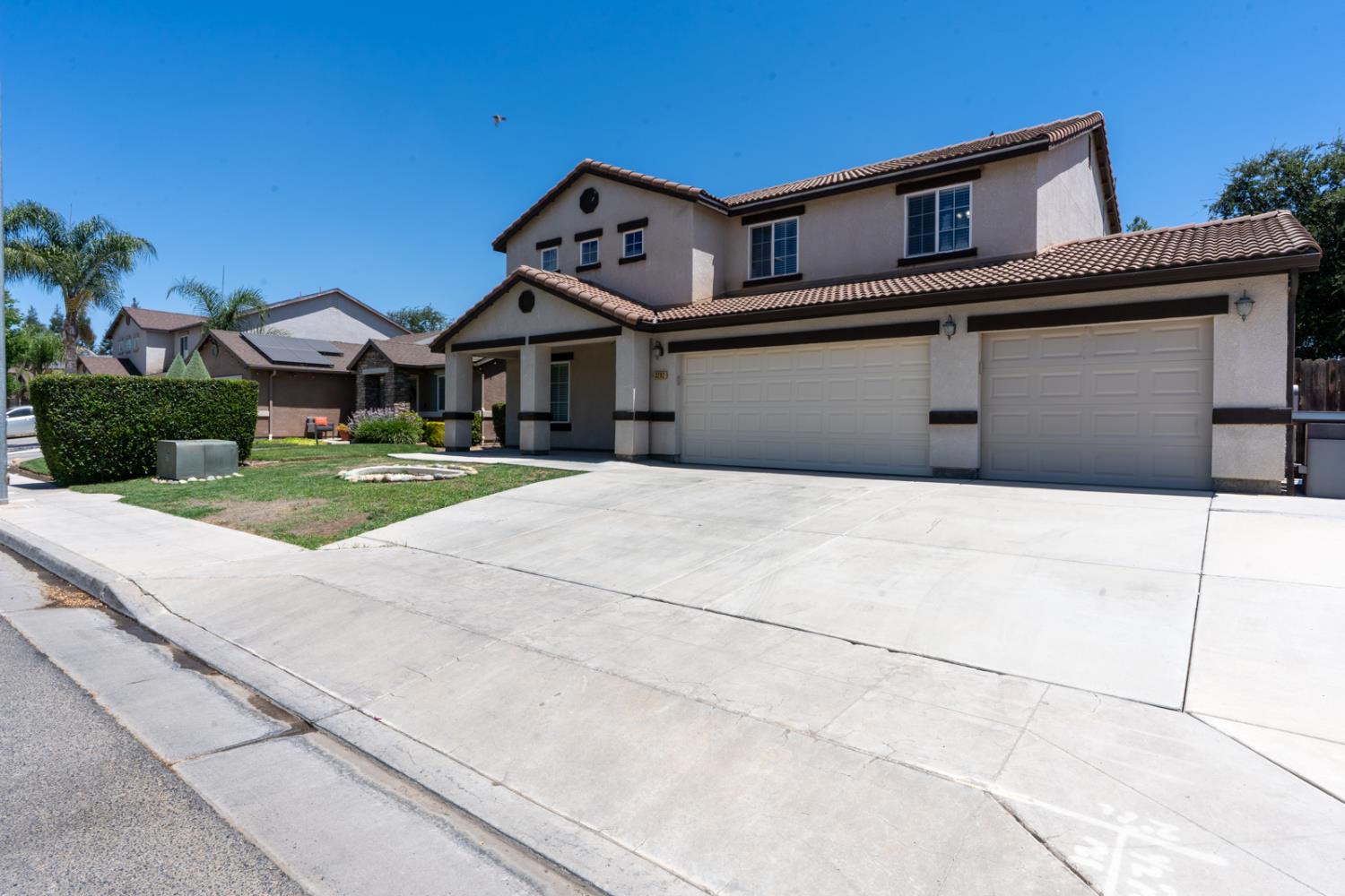 3292 N Wheeler Ave, Fresno, CA 93722