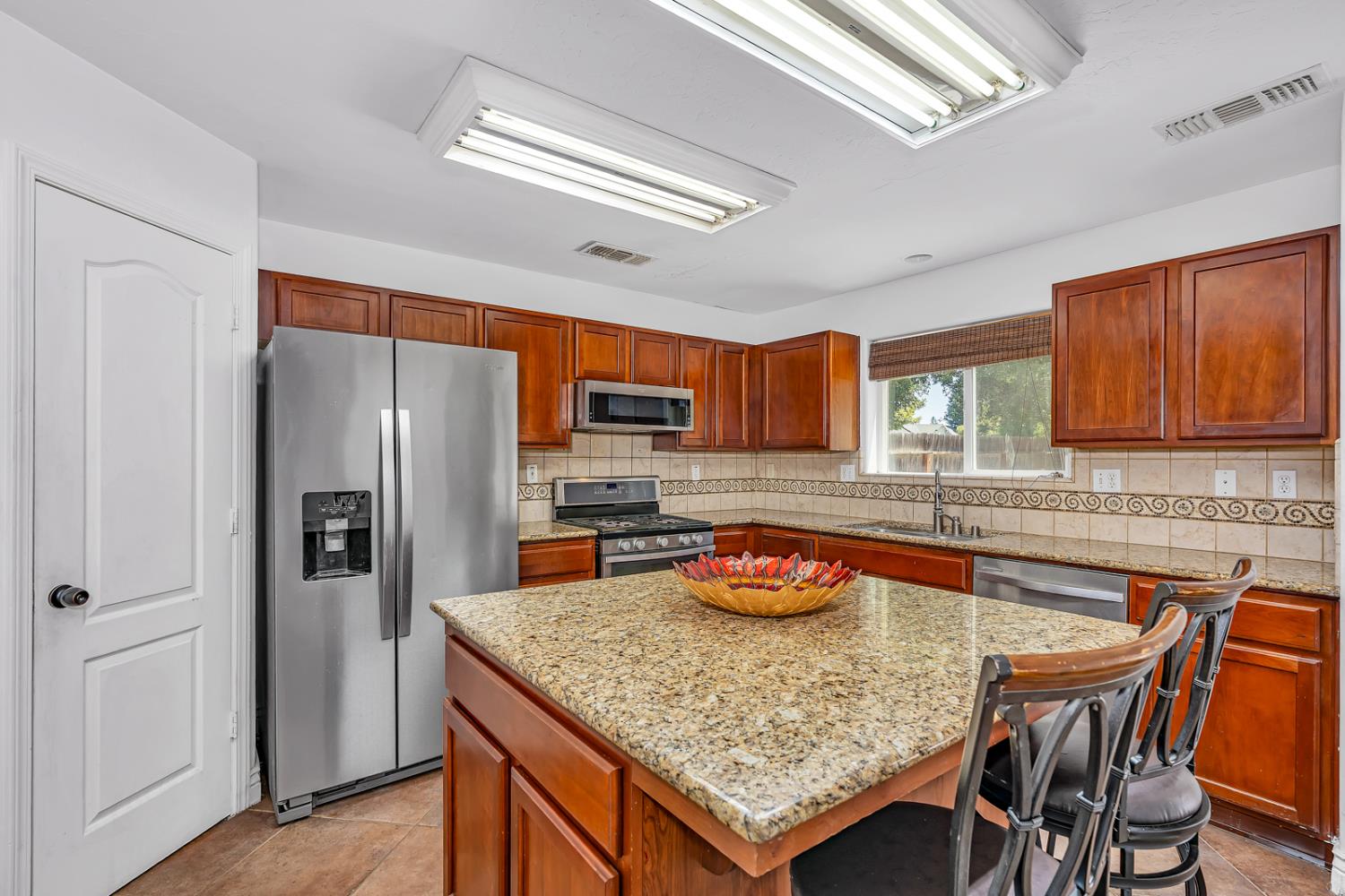 3292 N Wheeler Ave, Fresno, CA 93722