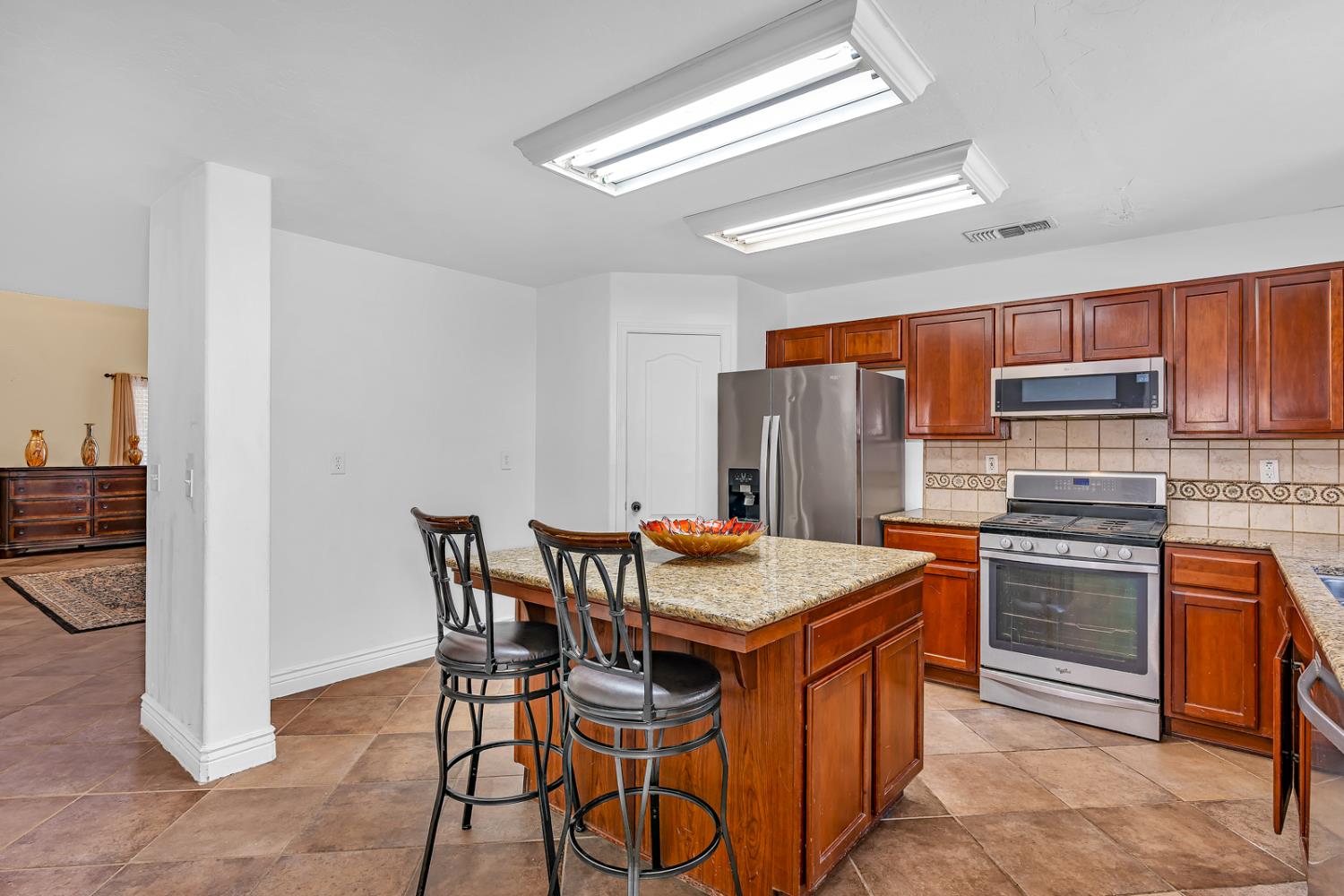 3292 N Wheeler Ave, Fresno, CA 93722