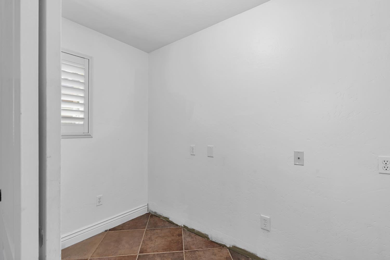 3292 N Wheeler Ave, Fresno, CA 93722