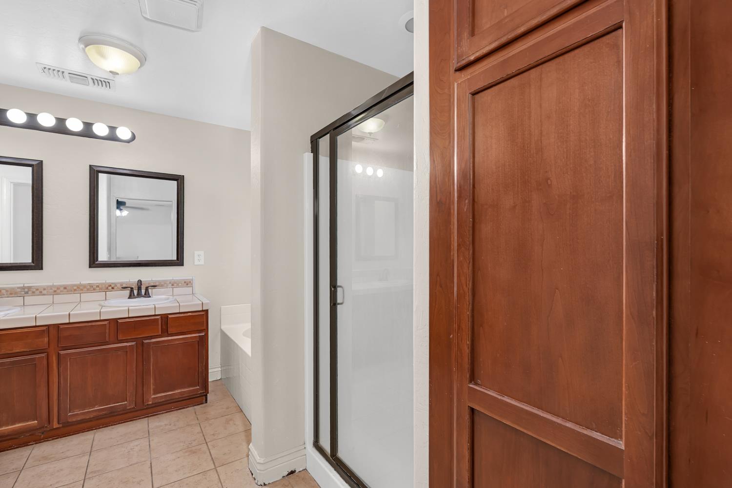 3292 N Wheeler Ave, Fresno, CA 93722