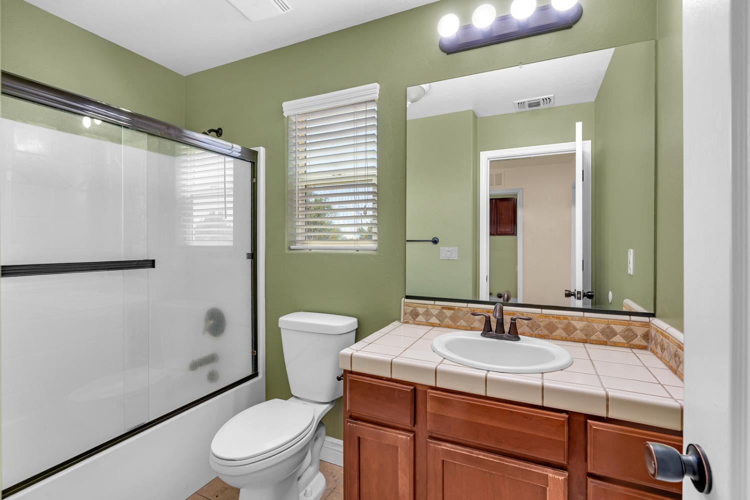 3292 N Wheeler Ave, Fresno, CA 93722