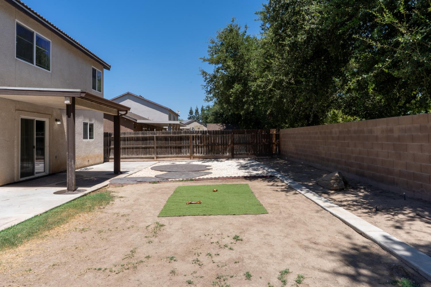 3292 N Wheeler Ave, Fresno, CA 93722