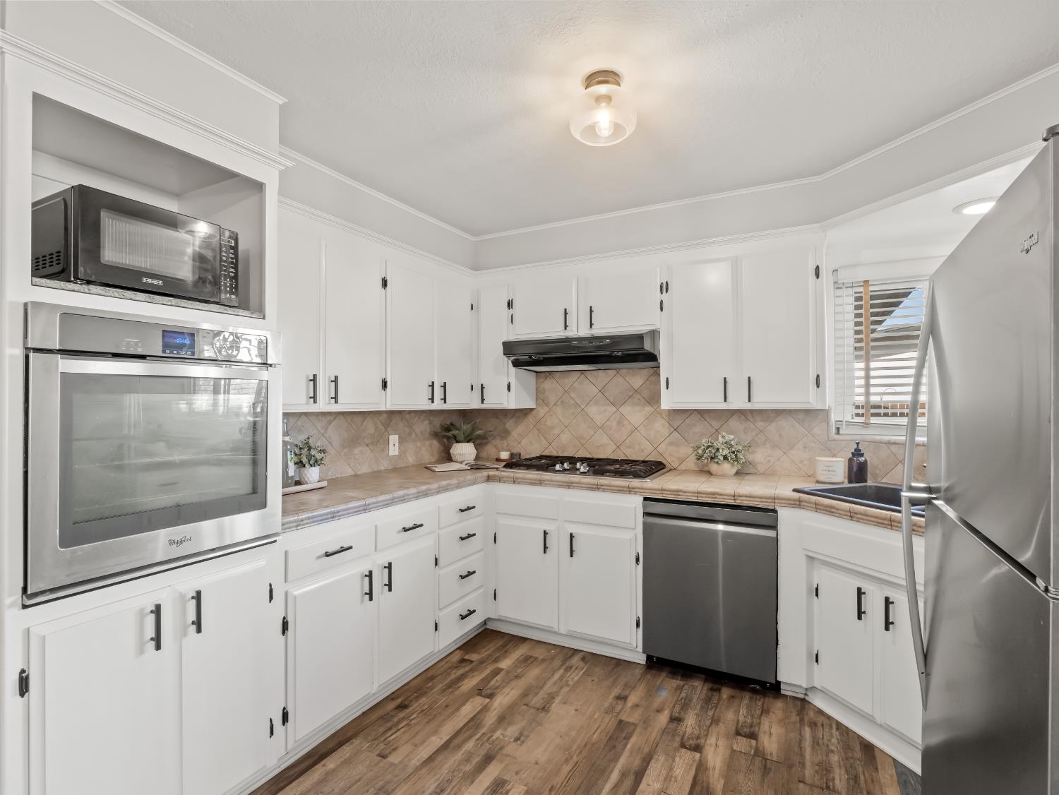 5687 E Ashlan, Clovis, CA 93727