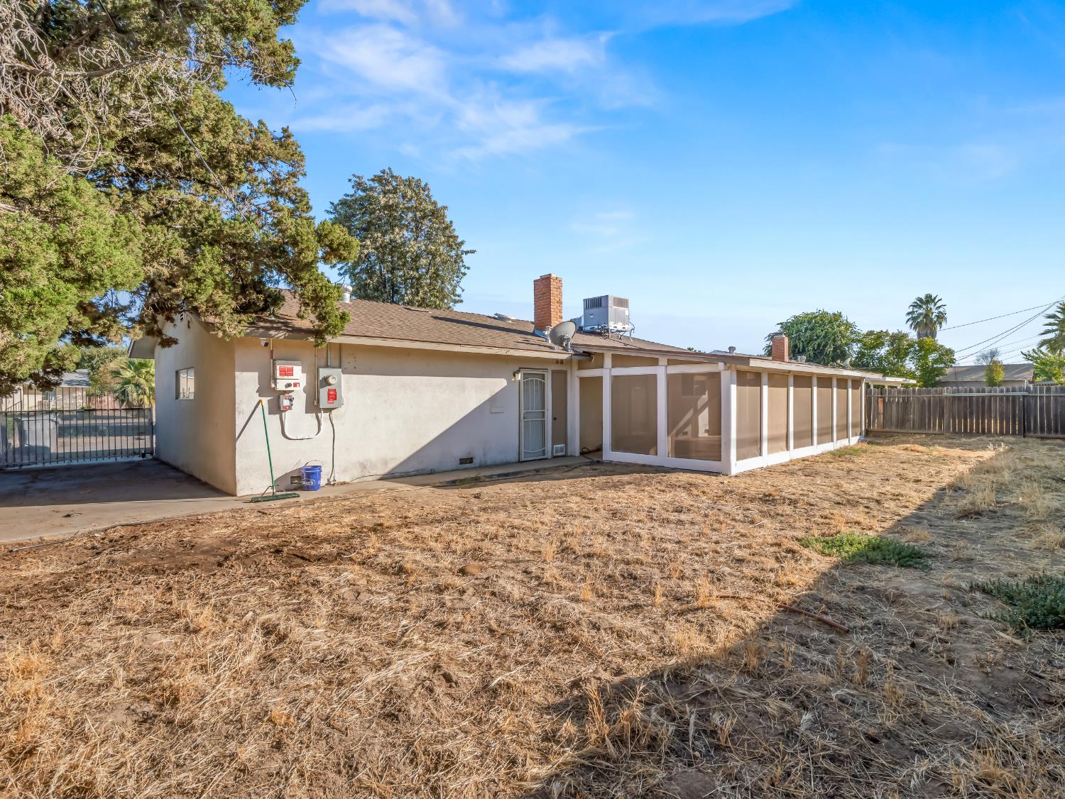 5687 E Ashlan, Clovis, CA 93727