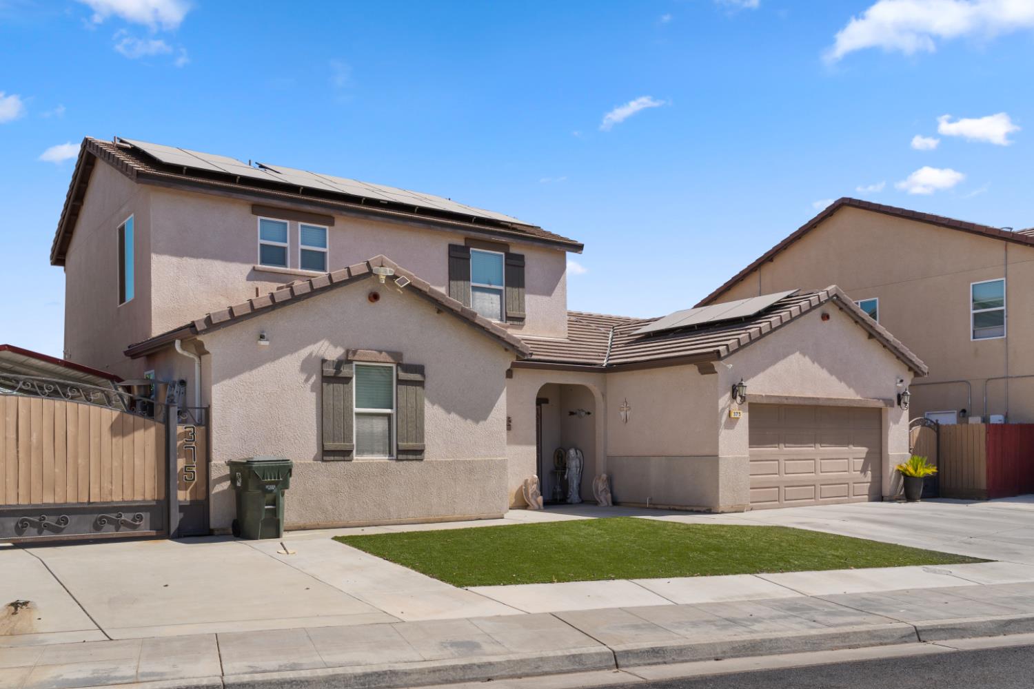 375 Saint Montelena Ct, Madera, CA 93637
