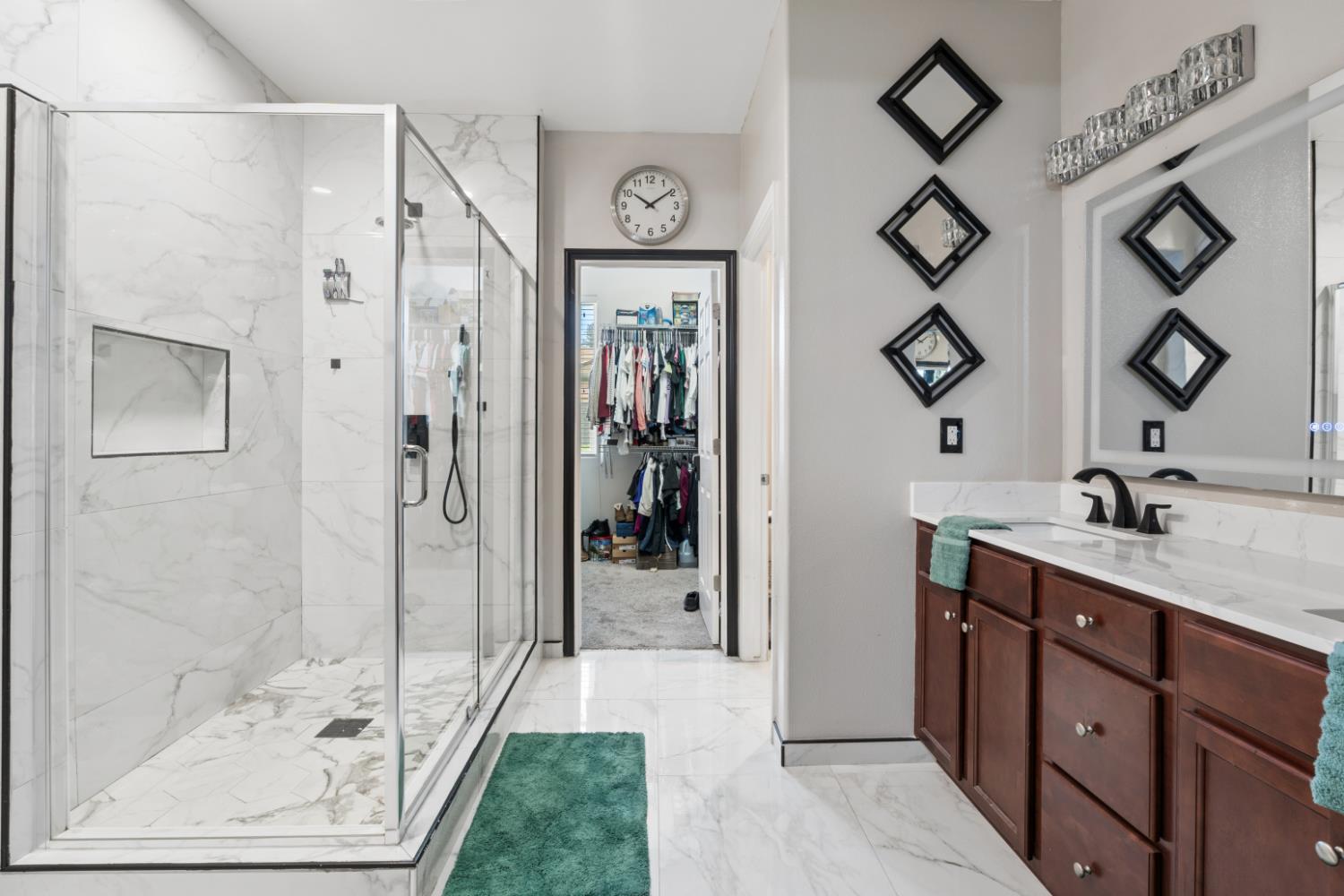 375 Saint Montelena Ct, Madera, CA 93637