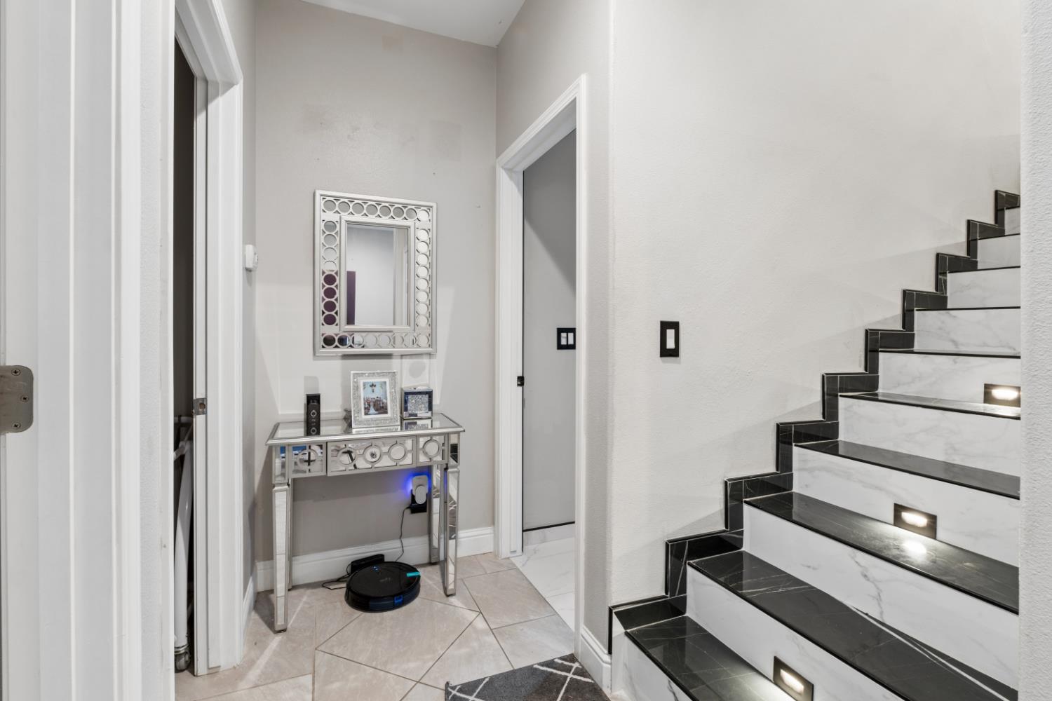 375 Saint Montelena Ct, Madera, CA 93637