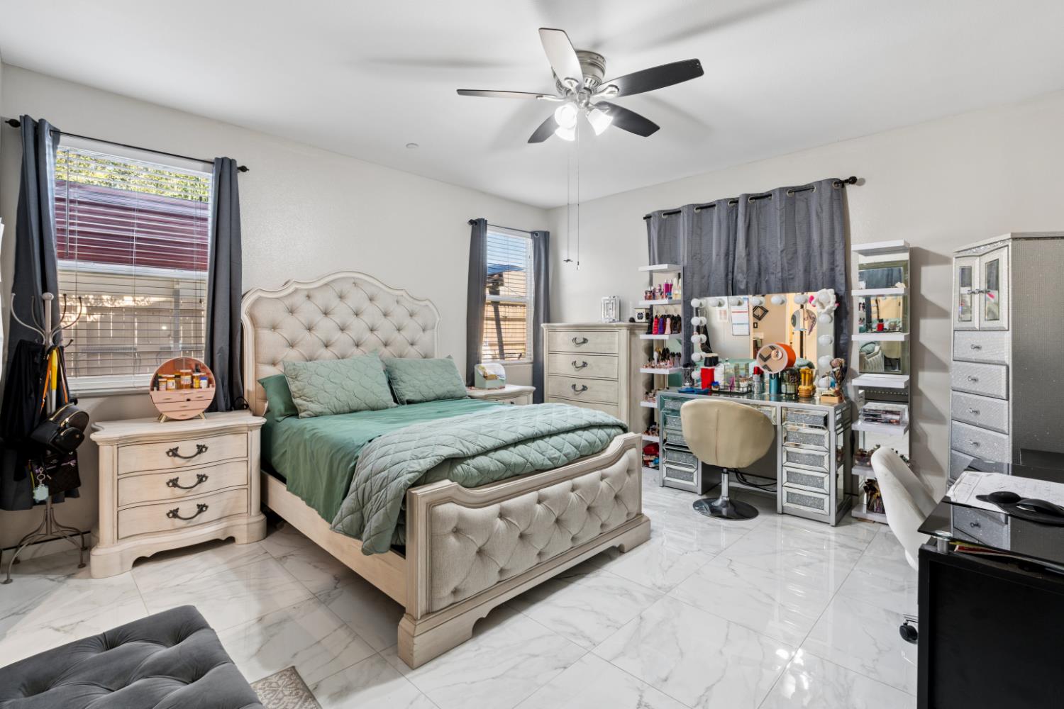 375 Saint Montelena Ct, Madera, CA 93637