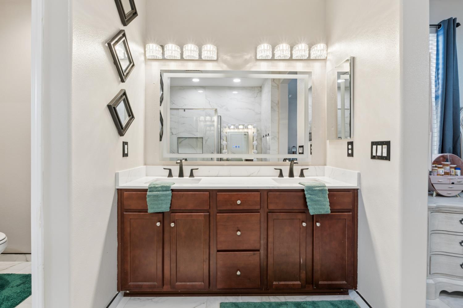 375 Saint Montelena Ct, Madera, CA 93637