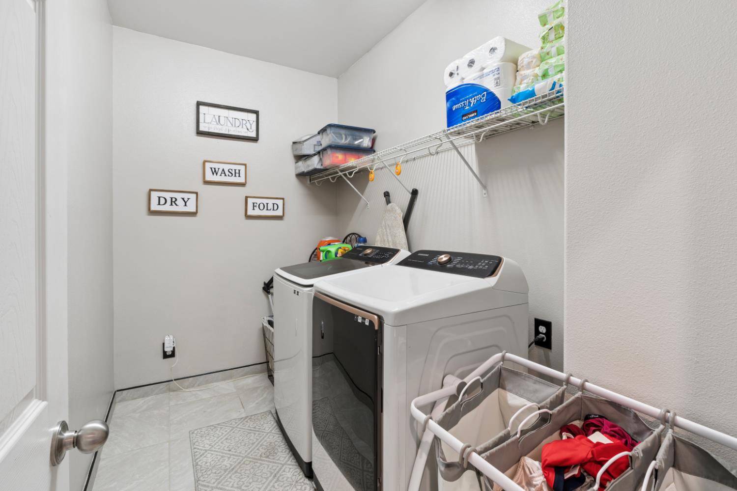 375 Saint Montelena Ct, Madera, CA 93637