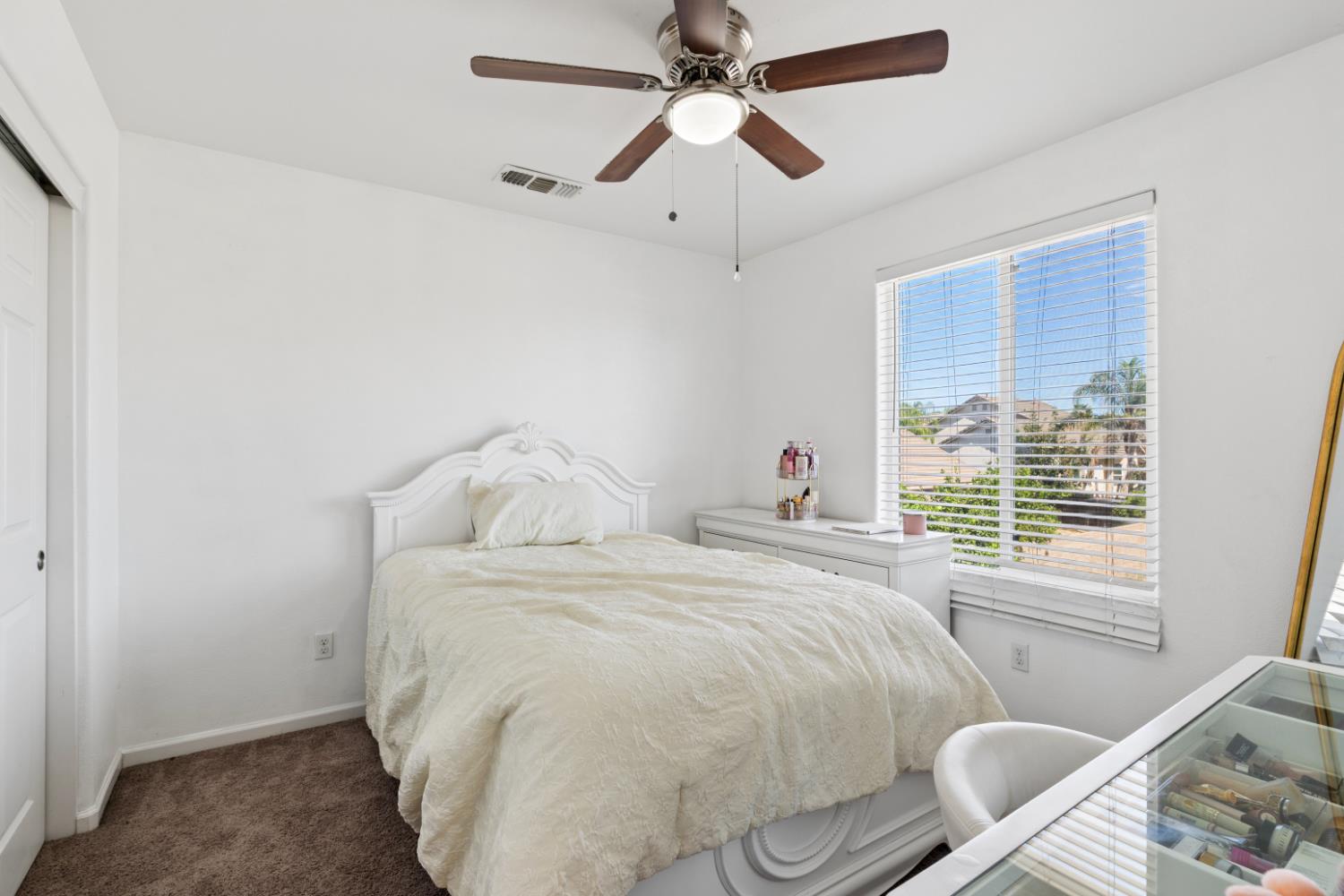 375 Saint Montelena Ct, Madera, CA 93637