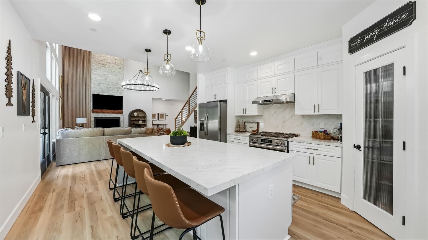 39839 Mountain Heather Ln, Shaver Lake, CA 93664