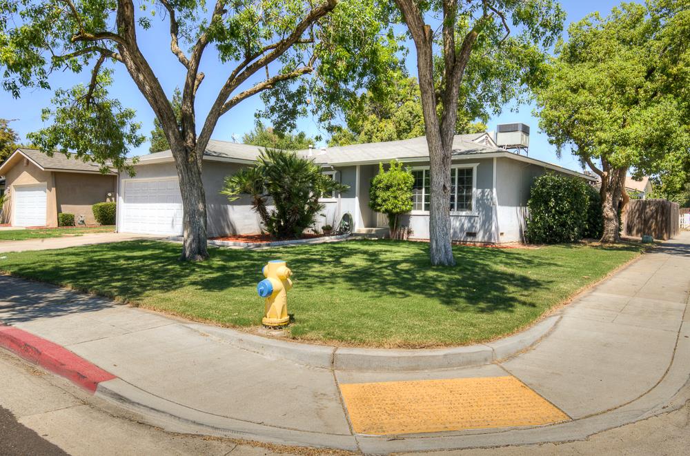 1645 Renn Ave, Clovis, CA 93611