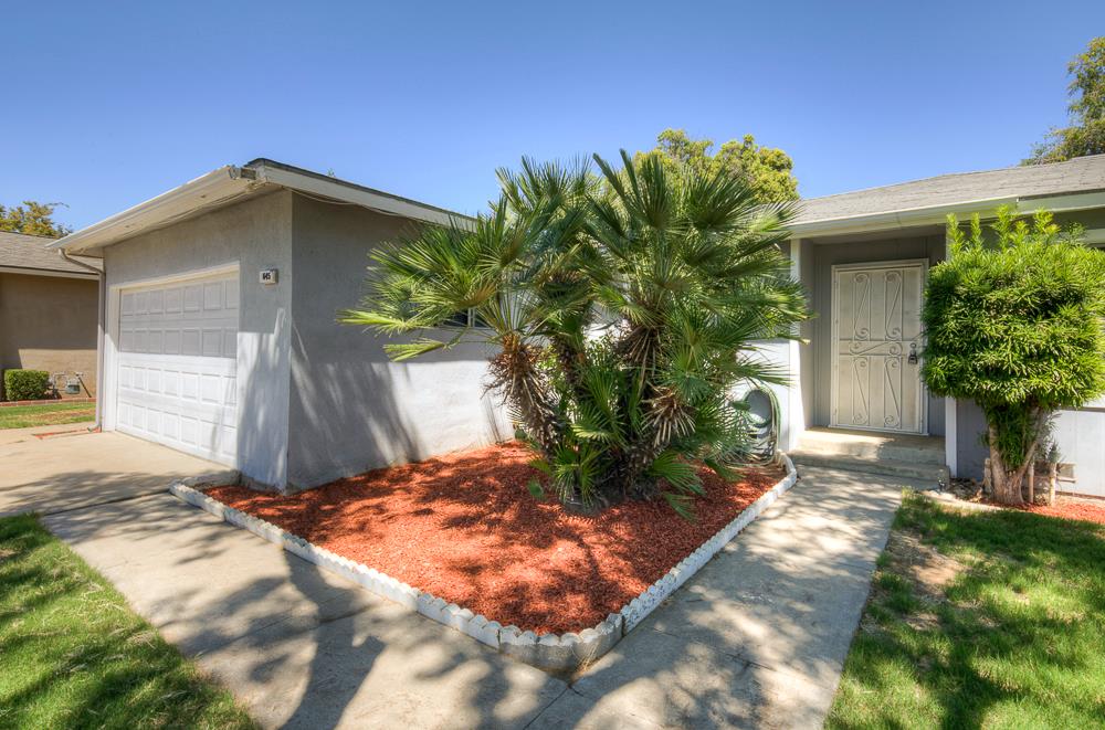 1645 Renn Ave, Clovis, CA 93611