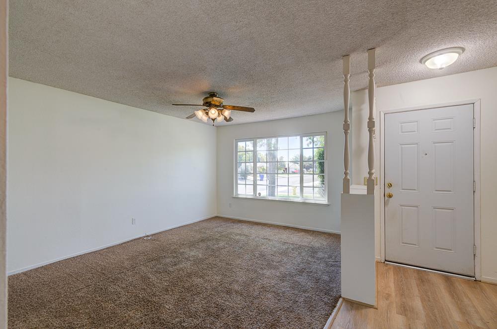 1645 Renn Ave, Clovis, CA 93611