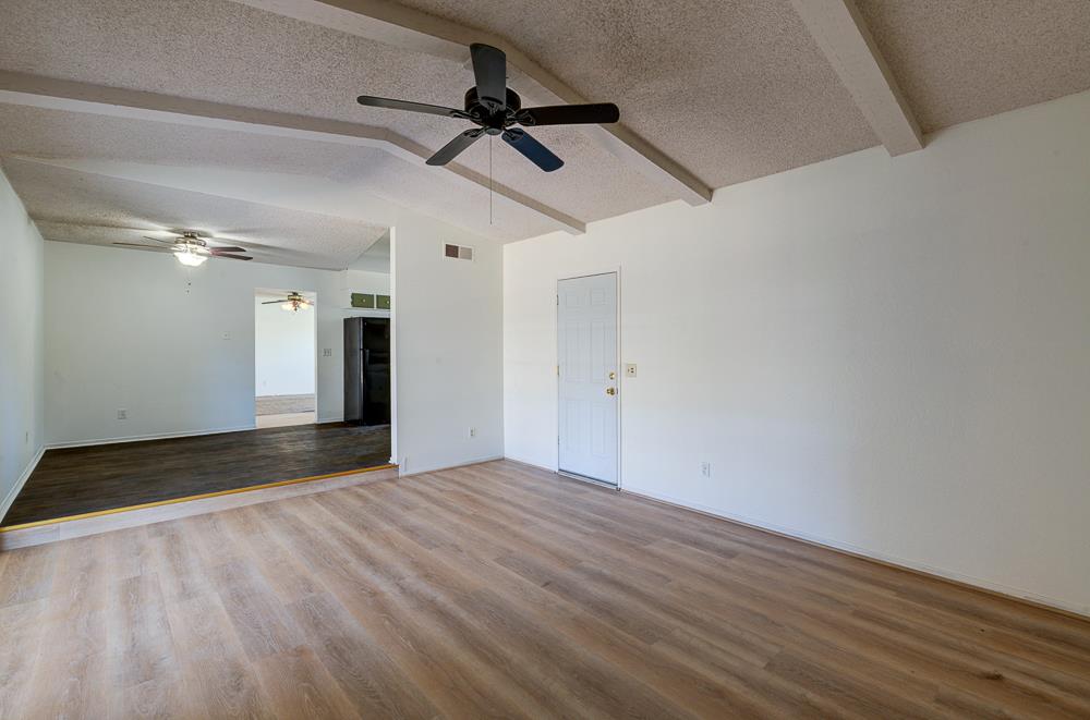 1645 Renn Ave, Clovis, CA 93611