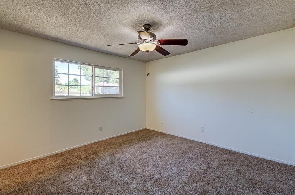 1645 Renn Ave, Clovis, CA 93611