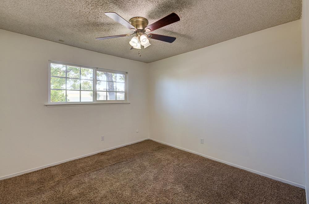 1645 Renn Ave, Clovis, CA 93611