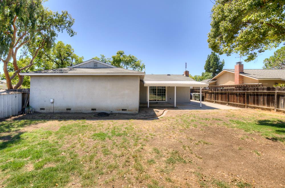 1645 Renn Ave, Clovis, CA 93611