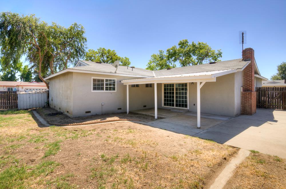 1645 Renn Ave, Clovis, CA 93611