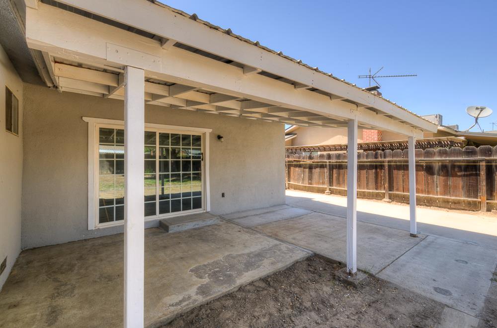 1645 Renn Ave, Clovis, CA 93611