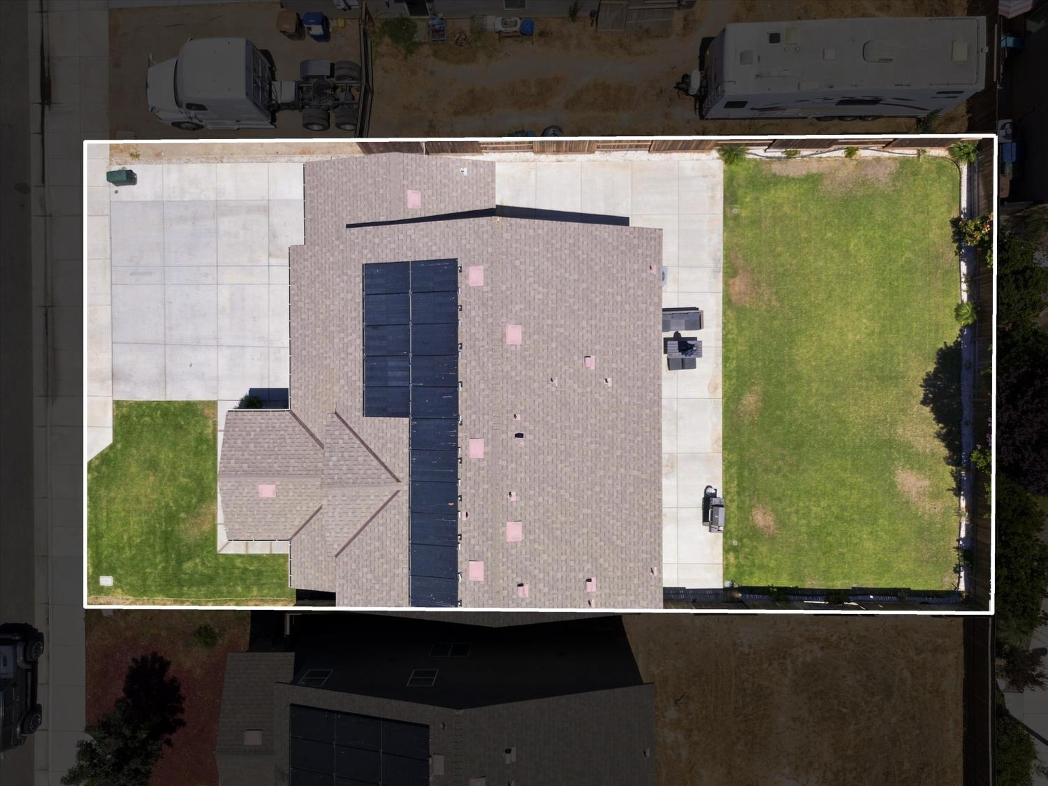 6604 Voyageurs Dr, Bakersfield, CA 93311