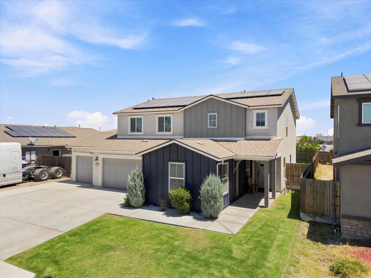 6604 Voyageurs Dr, Bakersfield, CA 93311