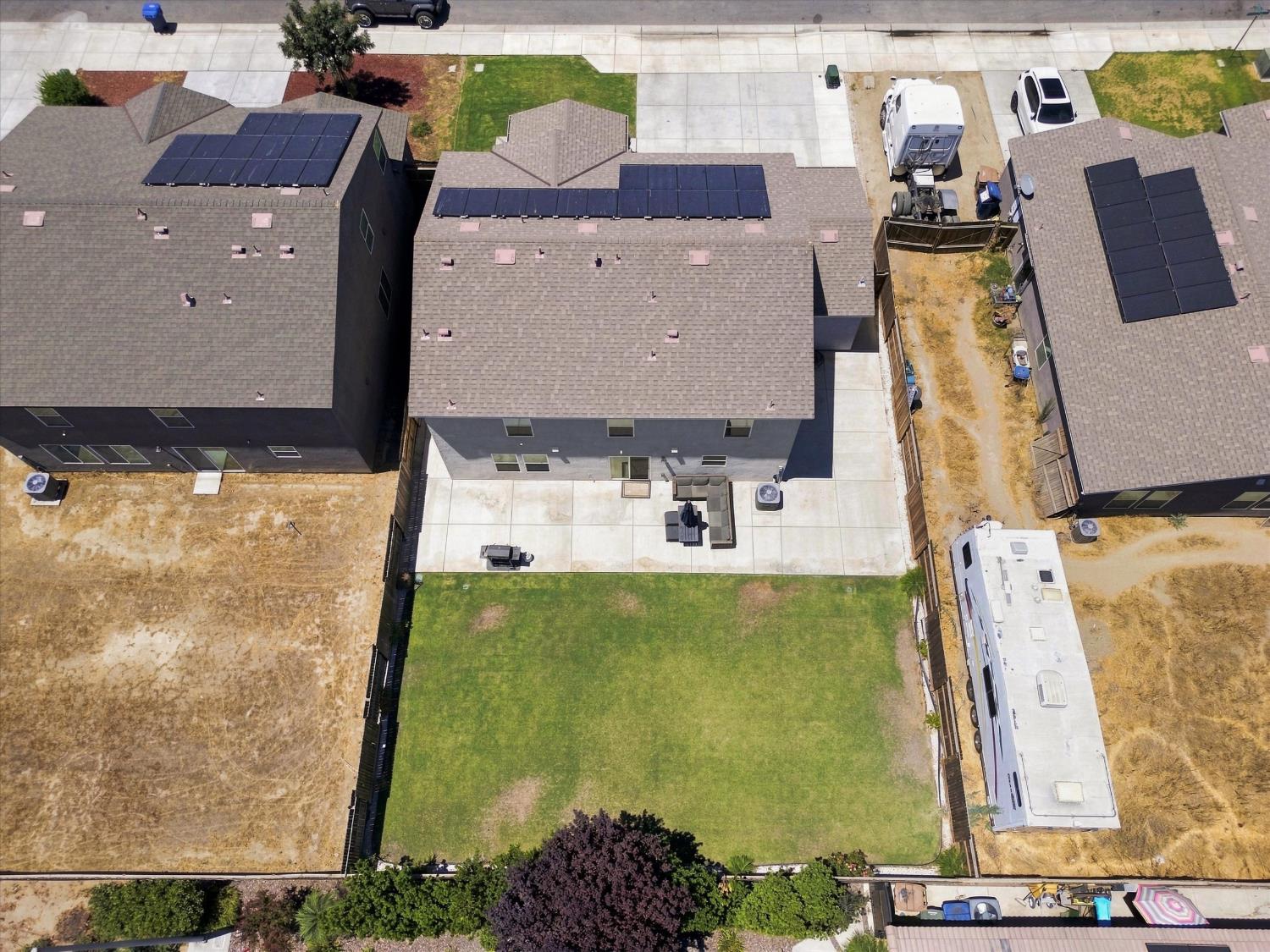 6604 Voyageurs Dr, Bakersfield, CA 93311
