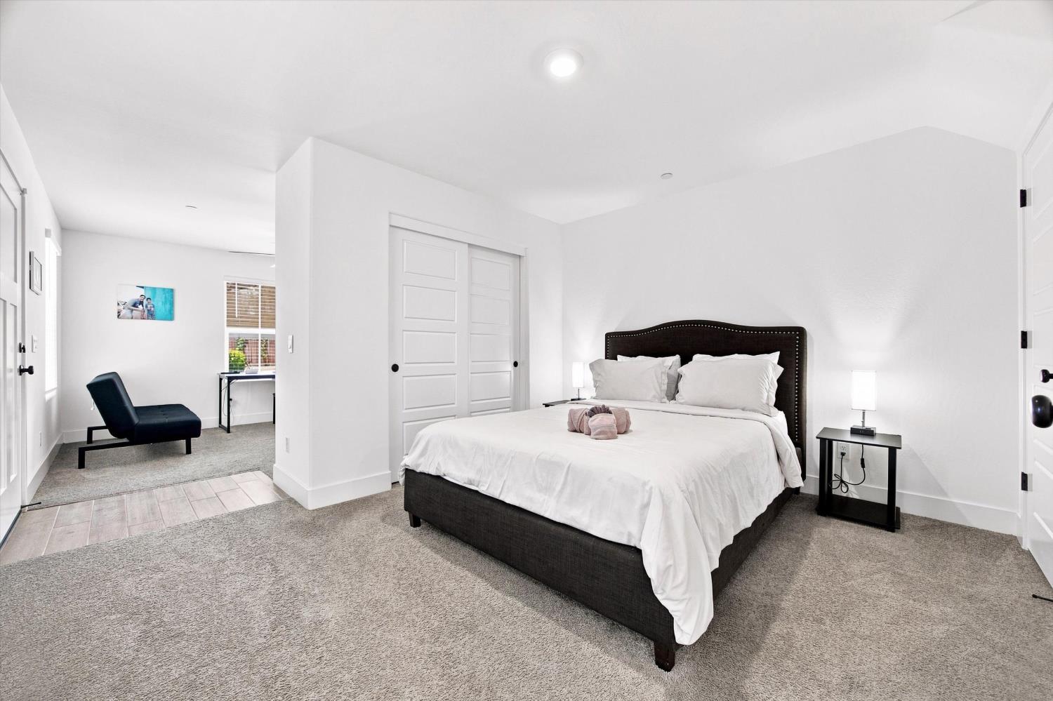 6604 Voyageurs Dr, Bakersfield, CA 93311