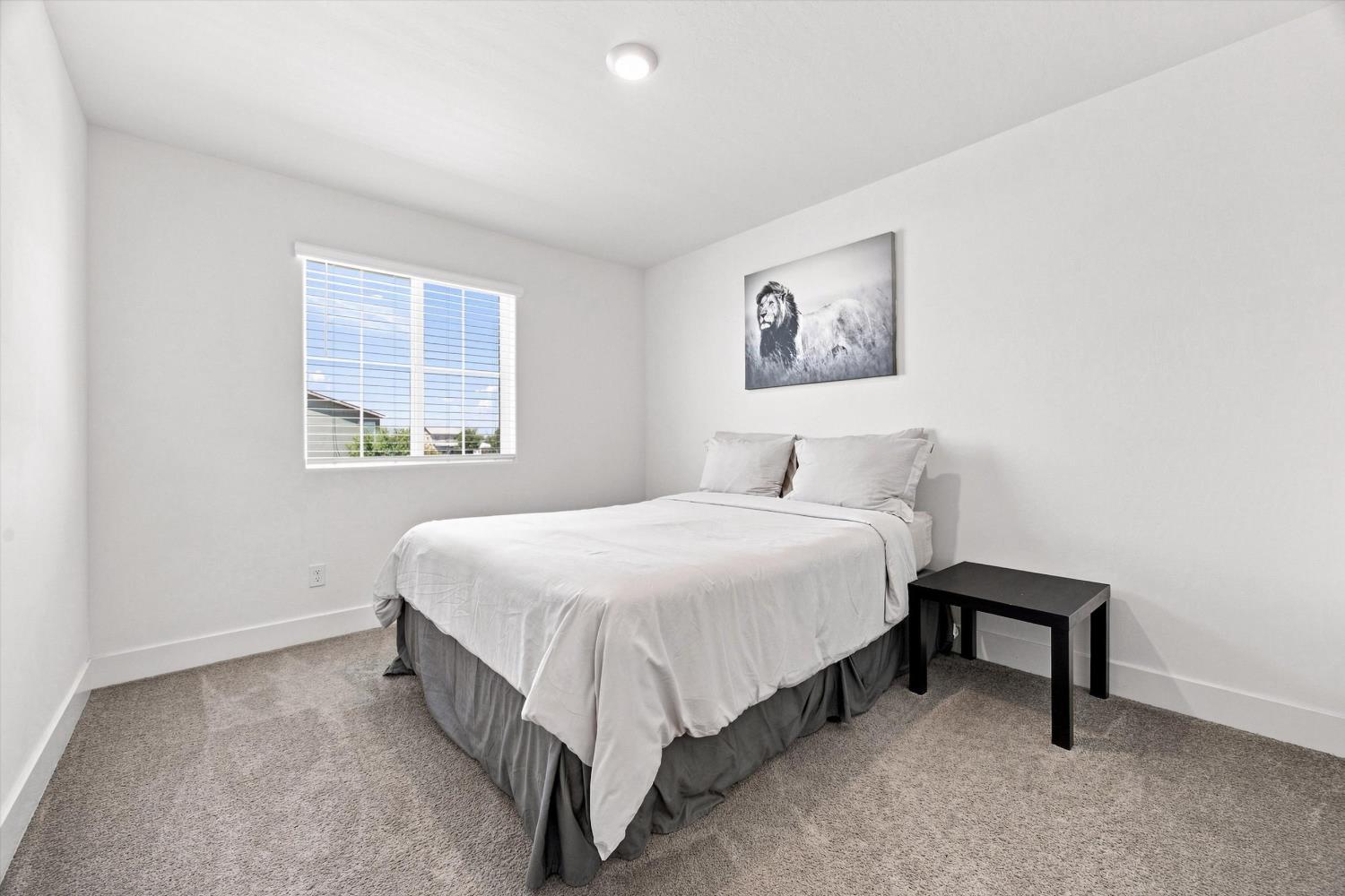 6604 Voyageurs Dr, Bakersfield, CA 93311
