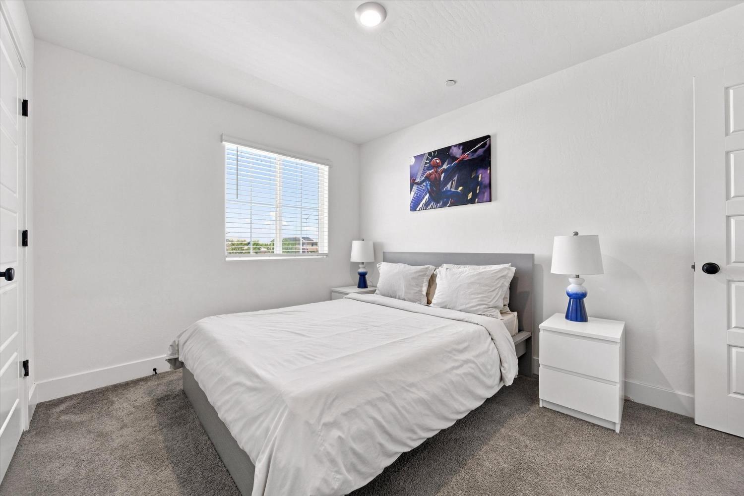 6604 Voyageurs Dr, Bakersfield, CA 93311